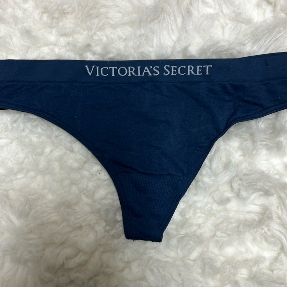 Victoria’s Secret thong NWT